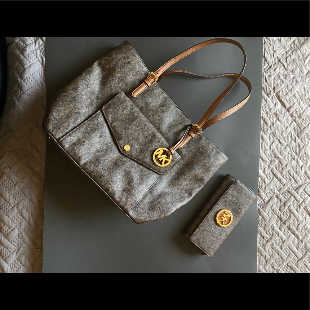 Michael Kors Tote and Wallet Bundle